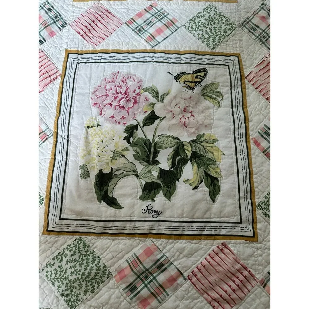 Vintage Quilt bedspread Coverlet Patchwork Botanical reversible white 78x78”